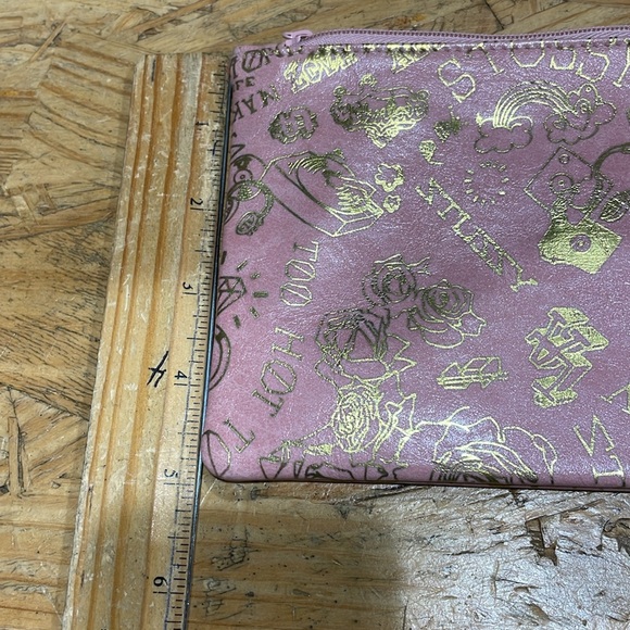 New without tags. Super cute pink small Stussy zipper bag with gold print. - Picture 5 of 5